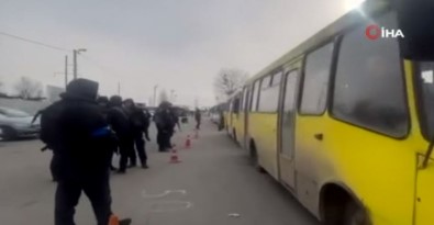 Ukraynali Siviller, Gostomel'den Kiev'e Tahliye Edildi