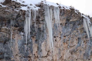 Bin 400 Rakimdaki Buz Sarkitlar Görsel Sölen Sunuyor
