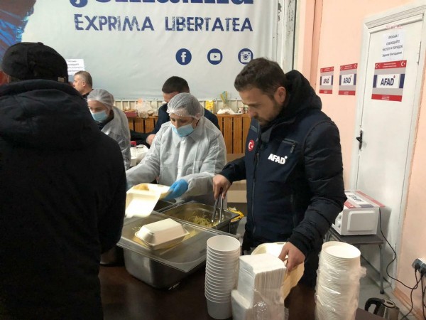 Türkiye'den Ukrayna'ya 43 yardım tırı!