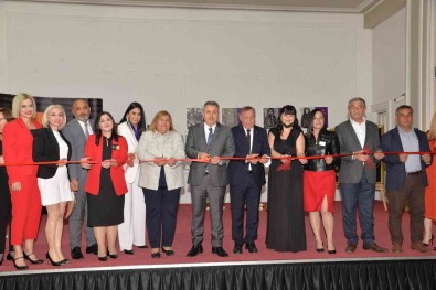 '50 Adanali Kadin 50 Sektör' Fotograf Sergisi Açildi