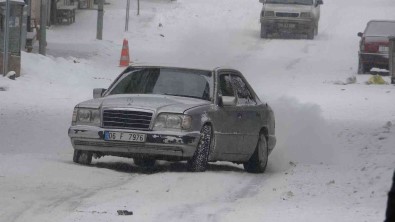 Ardahan'da Kar Yagisi Etkili Oluyor