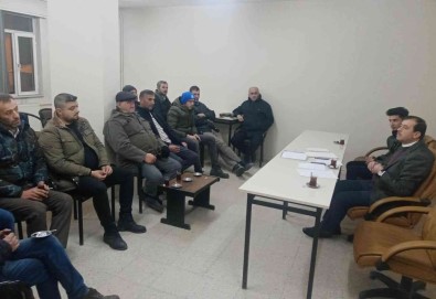 Hisarcik'ta Çiftçiler 'Ekilmedik Arazi Kalmasin' Parolasiyla Toplandi