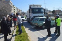 Kamyon Önüne Aldigi Araci Metrelerce Sürükledi