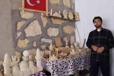 Kansere Yakalandi, Sanatla Hayata Tutundu