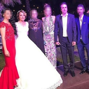 Mahsun Kirmizigül'ün Kardesi, Esine Baltali Dehset Yasatti