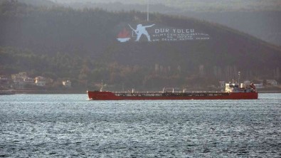 Rusya'dan Ayçiçek Yagi Tasiyan Gemi Çanakkale Bogazi'ndan Geçti
