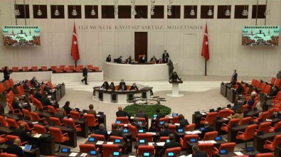 AK Parti'li Iskenderoglu, 'Aziz Sehitlerimizi Unutmayacak, Unutturmayacagiz'