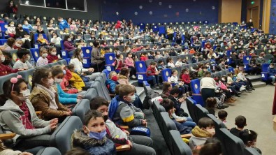 Çocuklar Tiyatroyla Bulusuyor