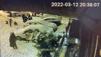 Istanbul'da Karda Dehset Anlari Kamerada Açiklamasi Otomobil Kayan Çocuklarin Arasina Daldi