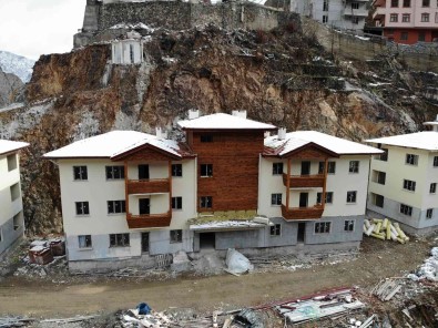 Artvin'in Dereiçi Köyünde Çikan Yanginin Üzerinden Tam Bir Yil Geçti