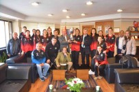 Eregli Belediyespor Bayan Voleybol Takimi 1. Lige Yükseldi