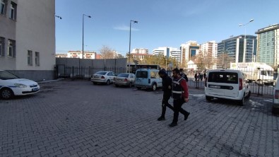 Kayseri'de Iletisim Kablolarini Çalan 2 Sahis Yakalandi