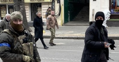 Savaşın olduğu yerde ortaya çıkıyor! Fransız yazar bu kez Ukrayna'da!