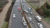 Tuzla'da Midibüs Refüje Çikip Yan Yatti Açiklamasi 3 Yarali