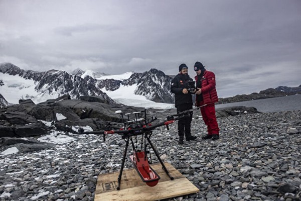Kimse cesaret edememişti onlar başardı! Beyaz kıtaya Türk imzası!