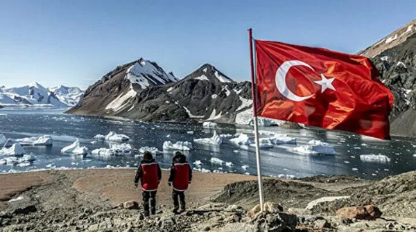 Kimse cesaret edememişti onlar başardı! Beyaz kıtaya Türk imzası!