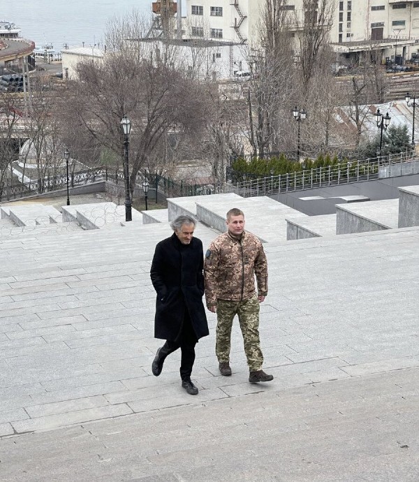 Savaşın olduğu yerde ortaya çıkıyor! Fransız yazar bu kez Ukrayna'da!