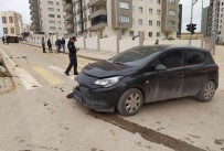 Gaziantep'te Otomobille Çarpisan Minibüs Devrildi Açiklamasi 4 Yarali