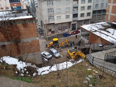 Ordu'da Heyelan Açiklamasi 3 Binada 15 Daire Bosaltildi