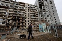 UKRAYNA - Rus ordusu yüzlerce sivilin olduğu binayı bombaladı!