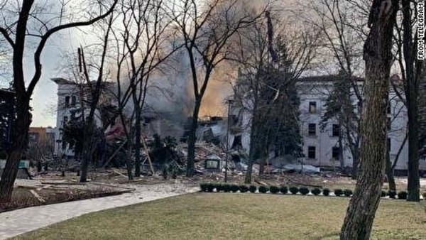Rus ordusu yüzlerce sivilin olduğu binayı bombaladı!