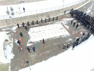 18 Mart Çanakkale Zaferi Ve Sehitleri Kar Yagisi Altinda Anildi