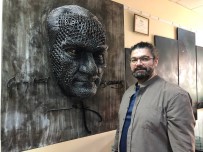 Heykel Sanatçisi Keçeci 2 Bin Endüstriyel Atiktan Atatürk Portesi Yapti
