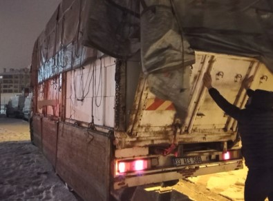 Durdurulan Kamyonda Milyonlarca Makaron Ele Geçirildi