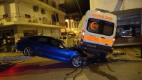 Hasta Ihbarina Giden Ambulans Otomobille Çarpisti Açiklamasi 5 Yarali