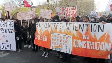 Paris'te Irkçilik Karsiti Protesto Düzenlendi