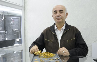 Altin Tasarruf Sistemi Devrede, Kuyumcular Yastikalti Altinlari Teslim Aliyor