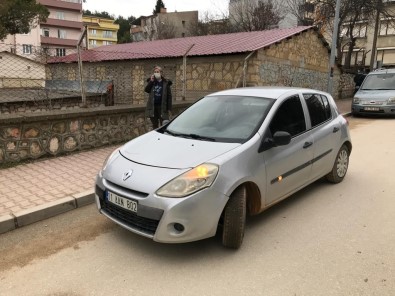 Bilecik'te Otomobil Aynasi Çarpan Lise Ögrencisi Yaralandi