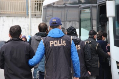 Izmir'de FETÖ Operasyonu Açiklamasi 12 Tutuklama