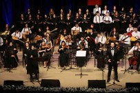 Gaziosmanpasa Senfoni Orkestrasi Ilk Konserini 'Daha Adil Bir Dünya' Sloganiyla Gerçeklestirdi