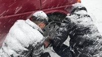 Bayburt'ta Kar Ve Tipiden Kapanan 115 Köy Yolu Ulasima Yeniden Açiliyor Haberi