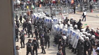 Diyarbakir'daki Nevruz Etkinliklerinde Polise Saldiran 298 Kisi Gözaltina Alindi