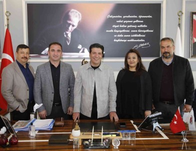 Dösemealti Belediyesi'nde Toplu Is Sözlesmesi Sevinci