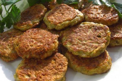 Fırında Pırasalı Kek Mücver Nasıl Yapılır? Evde Kolay Pırasalı Kek Mücver Tarifi