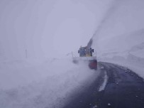 Hakkari'de 51 Köy Yolu Ulasima Kapandi
