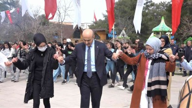 Mardin Valisi Demirtas, Nevruz'da Vatandaslarla Halay Çekti