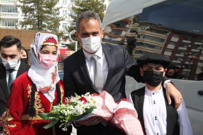 Milli Egitim Bakani Özer Açiklamasi '855 Bin Derslikte Yüz Yüze Egitime Ara Vermeden Devam Ediyoruz'
