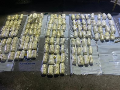 Polis Memurunun Sürücülügünü Yaptigi Araçtan 52 Kilo 500 Gram Patlayici Çikti