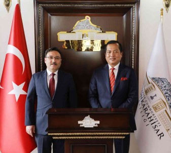 Vali Çiçek Açiklamasi 'Endonezya Ile Türkiye Arasindaki Ikili Iliskiler Arttirilmali'