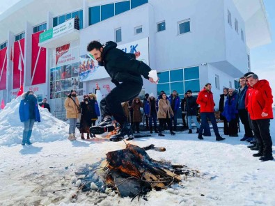 Yakutiye Gençlik Merkezi'nde Nevruz Atesi