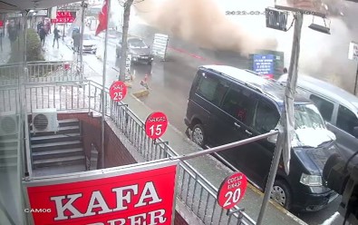Avcilar'da Kontrollü Yikim Sirasinda Bina Çöktü Açiklamasi Faciadan Dönülen Anlar Kamerada