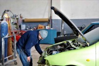 Buzlanmada Trafik Kazalari Artti, Kaportacilarda Yer Kalmadi