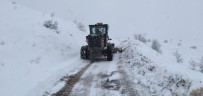 Erzincan'da Kar Ve Tipiden Kapanan 30 Köy Yolu Ulasima Açiliyor