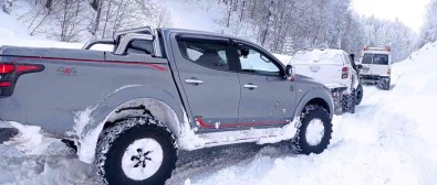 Offroad Tutkunlari 1,5 Metre Karda Safari Yapti