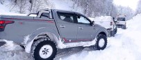 Offroad Tutkunlari 1,5 Metre Karda Safari Yapti