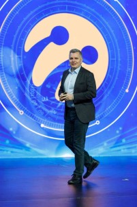 Turkcell, Elçiler Zirvesi'nde 11 Bin 500 Paydasiyla Bulustu